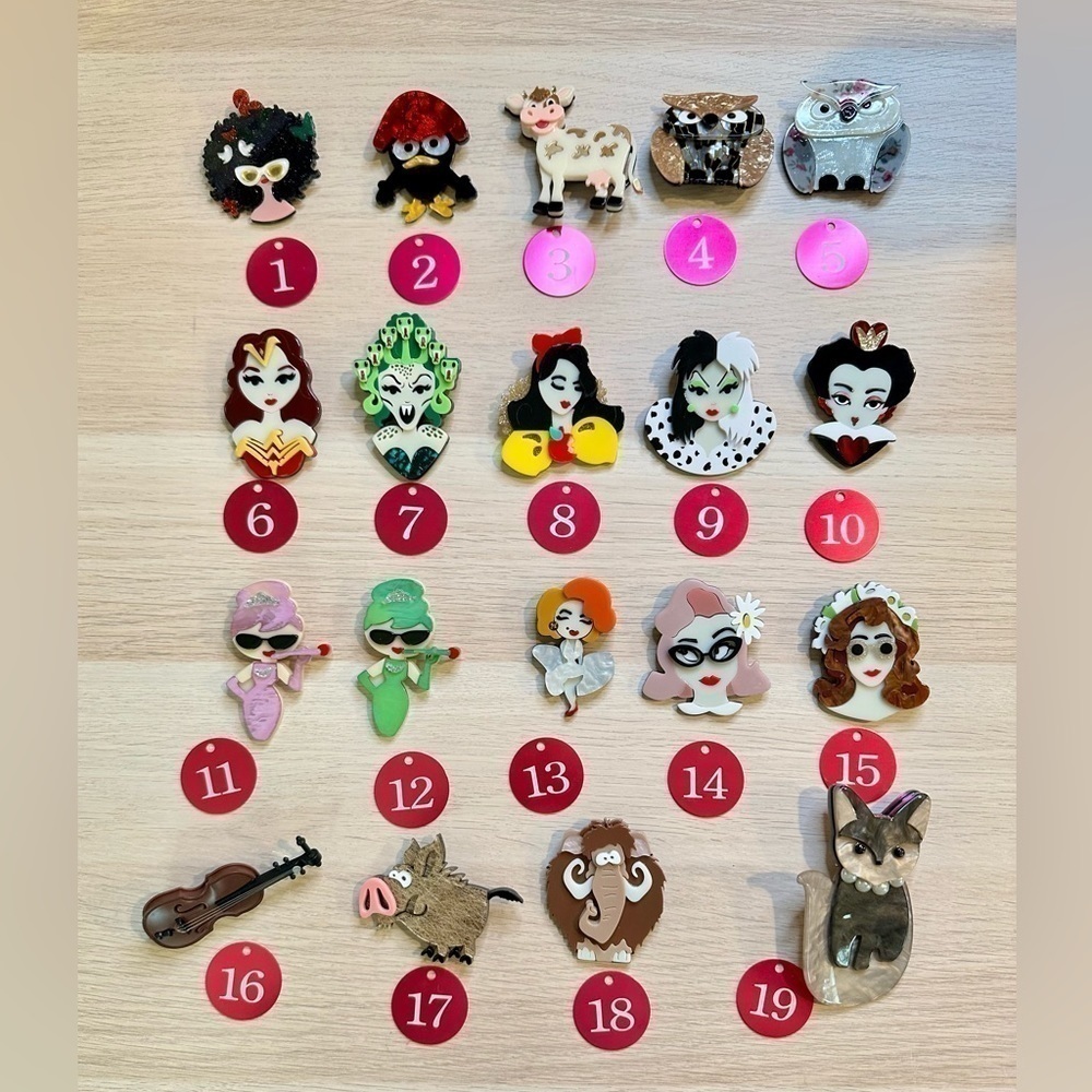 Acrylic Layered Pins. Please message me for‎ which one you want.